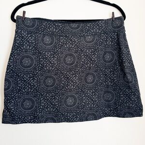 Tranquility by Colorado Clothing Charcoal Patterned Mini Skort w/StretchShort